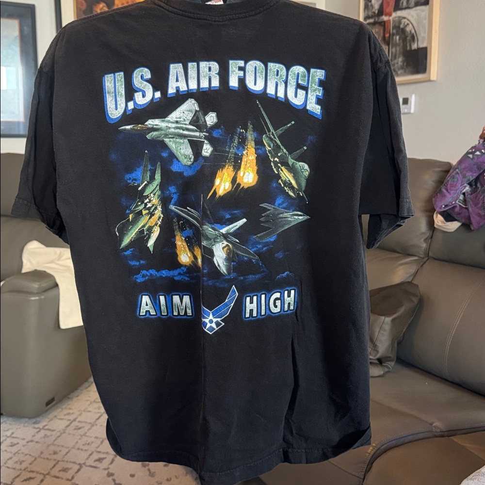 Gildan Air Force mens size XL black crew neck short sleeved T-shirt